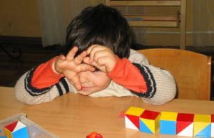 Шизофрения у детей: первые симптомы и дальнейшие признаки заболевания