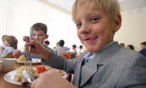 Пищевое отравление у ребенка: симптомы и правильная схема лечения